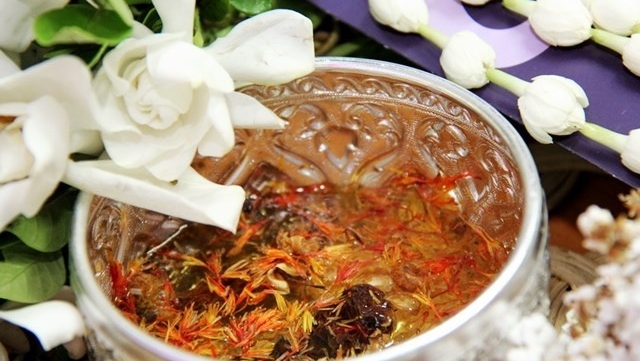 khamin&sompoi water